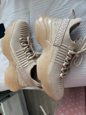 Steve Madden Nude/Tan Platform Knit Sneakers